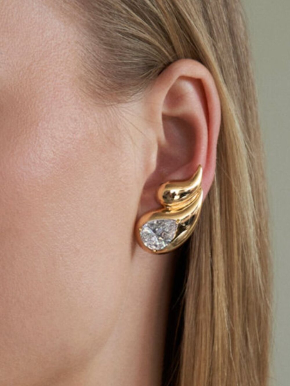 Lili Claspe Earrings